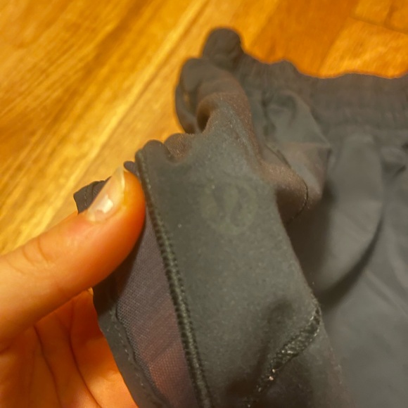 Lululemon Hotty hot shorts - Picture 3 of 4